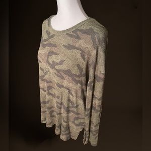 American Eagle Soft & Sexy Plush Green Camo Long Sleeve  Medium Top Shirt